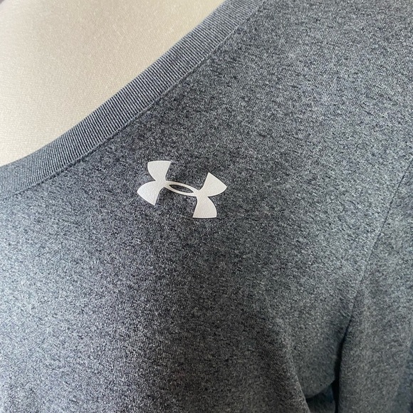 Womens Under Armour V-Neck Workout Running Athletic Gym Long Sleeve Top Shirt - Picture 2 of 7